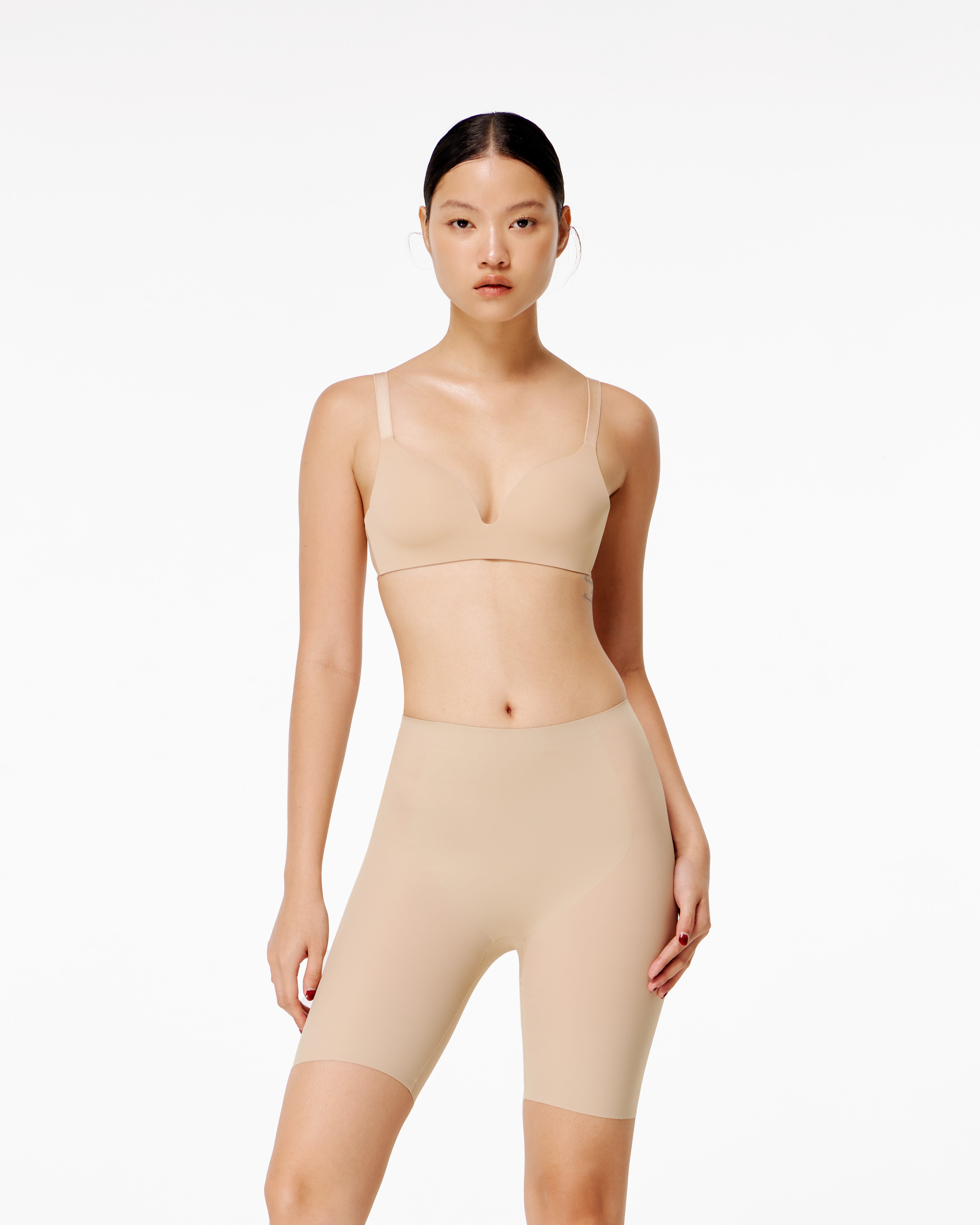 Seamless Classic Mid-Thigh Shorts